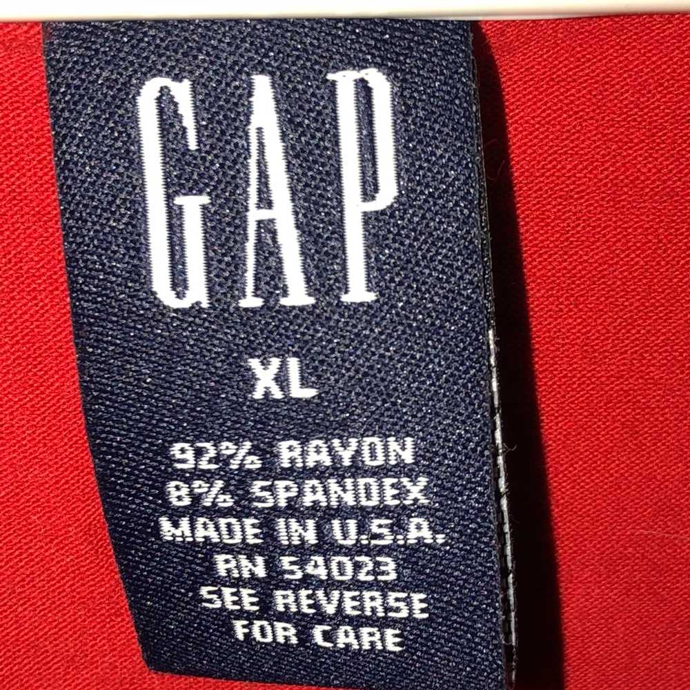 GAP Super Stretchy Ruffle V- neck Top - Picture 3 of 3